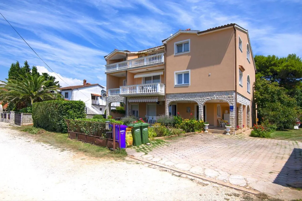 Apartments Tara Medulin